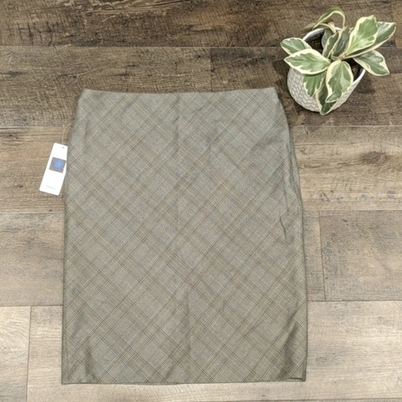NWT Dalia Collection Gray Plaid Skirt Size 6 - Picture 1 of 7